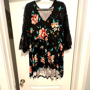 Torrid black floral lace bell sleeved blouse